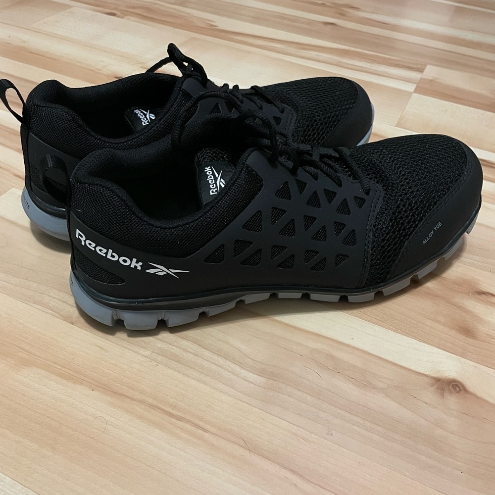 Reebok Alloy Toe Men’s Shoes - Picture 2 of 4